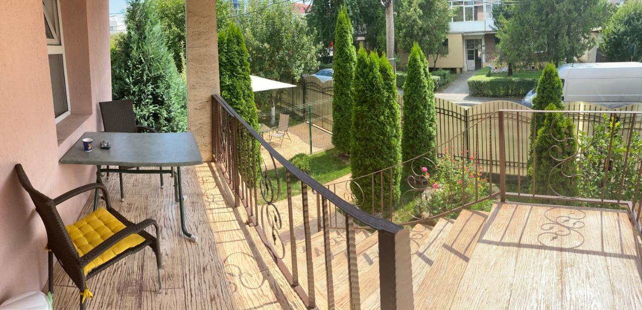 מלון Târgu Jiu Casa Cattleya מראה חיצוני תמונה