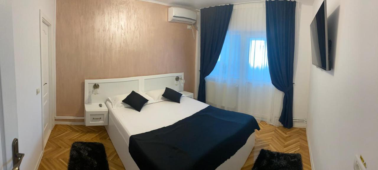 מלון Târgu Jiu Casa Cattleya מראה חיצוני תמונה
